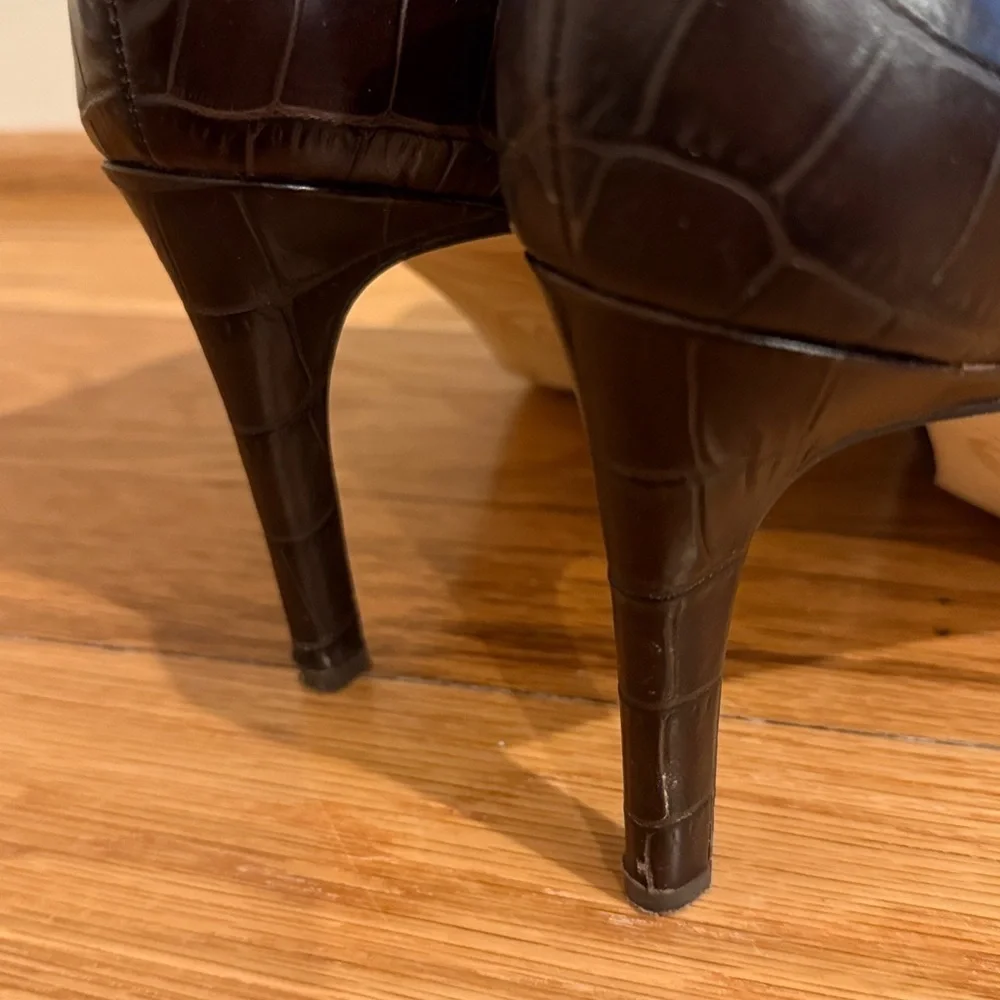 Michael Kors Brown Nubuck Leather Heel with Gold Tone Side Zipper Women's 10